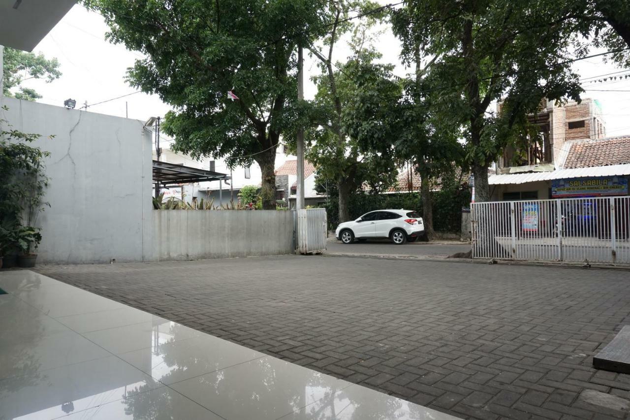 Residences By Reddoorz Syariah @ Buah Batu Bandung Eksteriør bilde